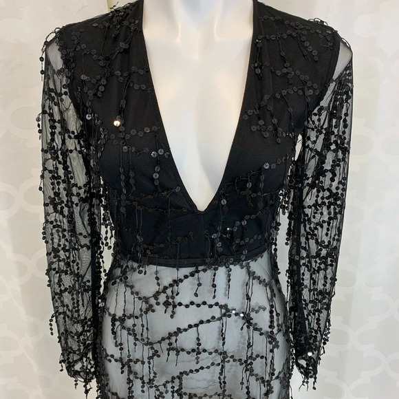 PrettyLittleThing Valentina Black Maxi Dress - Picture 3 of 8